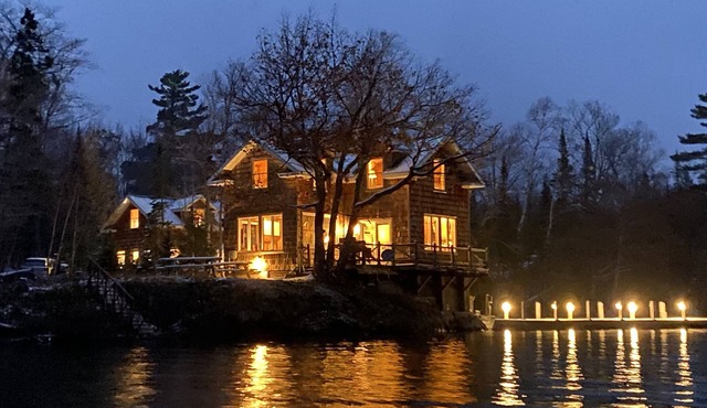 Enchanting Views from Unique Hand Crafted Waters Edge Cottage