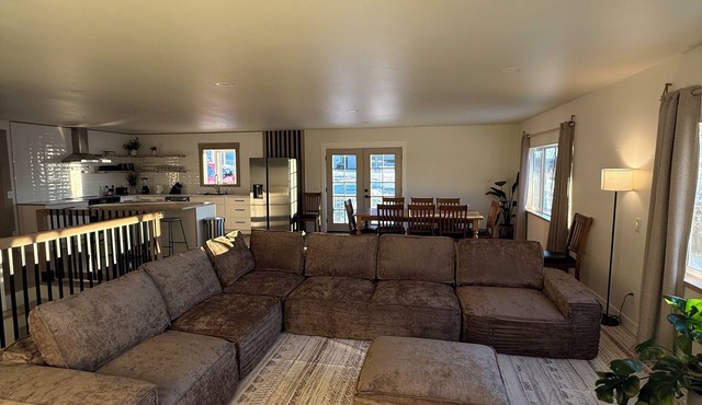 Enchanting whole home on Nancy lake with WiFi in Willow Alaska!