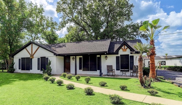 Encino Ranch - A relaxing Retreat