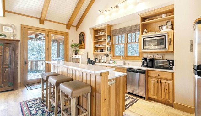 End of Buffalo-Mtn House, Gated Resort, Indoor/Outdoor Pools & Hot Tub