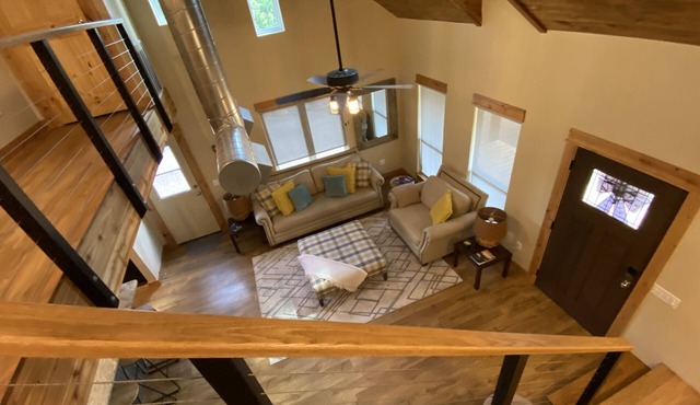 End of Summer Special Aug & Sept! Sleeps 10 Book two nights & 3rd night is free!