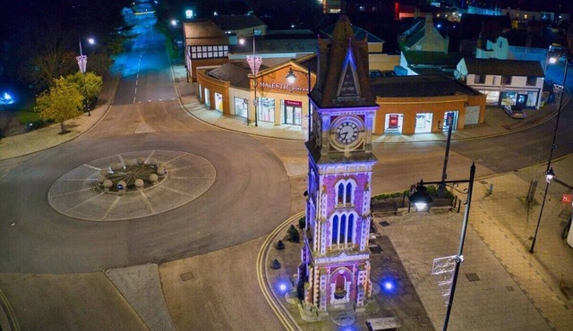 End of Terrace 3 bedroom house with free 3 parking space and garden