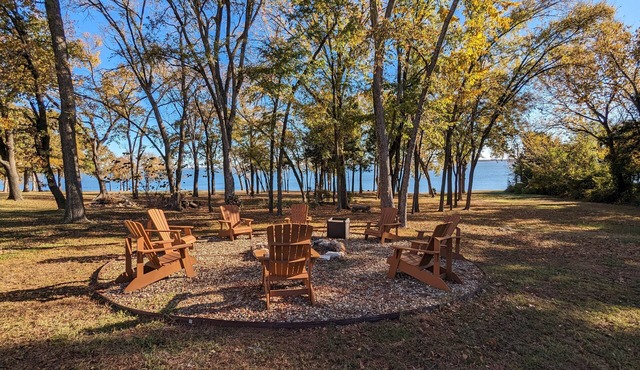 End of Year Specials- Be Lakefront for the Holidays!