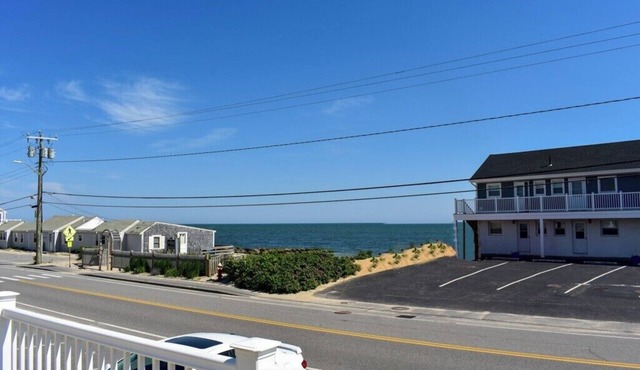 End Unit Condo with breathtaking ocean views!