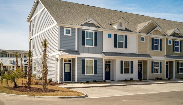 End Unit Townhome Located in Atlantic Beach, North Carolina