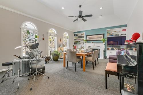 Endless Fun! Family Home with Spacious Yard in Clive