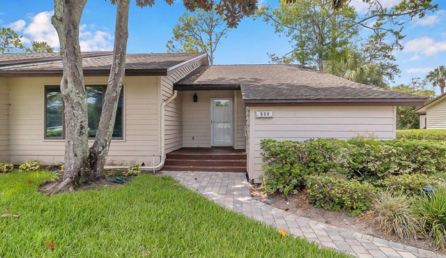 Endless Summers - Golf-view condo w/beach access