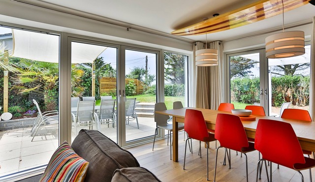 Endless Summer | 4 mins walk to beach | Sea view