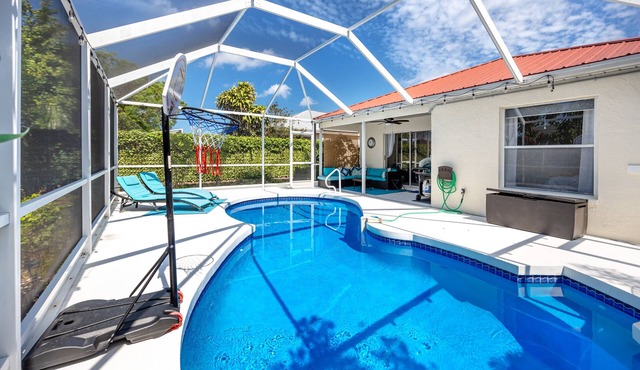 Endless summer in beautiful house with heated pool