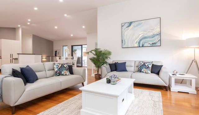 Endless Summer @ Smiths