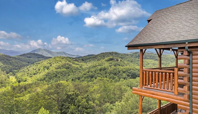 Endless View AMAZING Panoramic Mountain Views, Pool Access , Free Tickets!