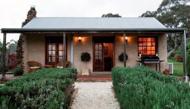 Enerby Farm Cottage - located at Cockatoo Valley