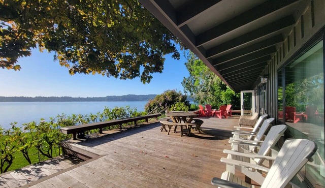 Enetai Beach House w/dock and Hot tub
