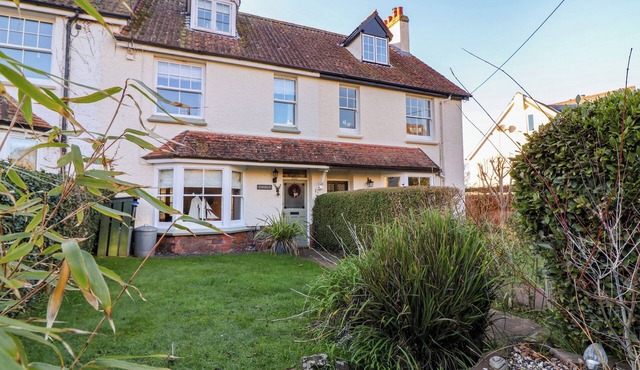 ENFIELD, family friendly, character holiday cottage in Porlock