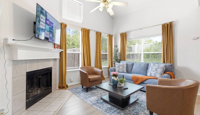 Enfilar Lane: Cozy Retreat Close to Stadiums & DFW