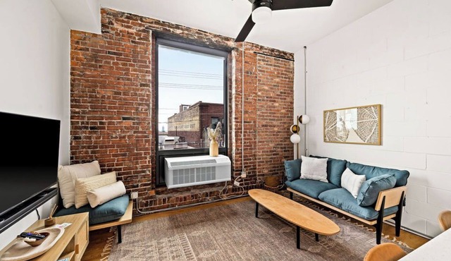 Enger Lofts w/Gym, Elevator, Coffee Shop | 323