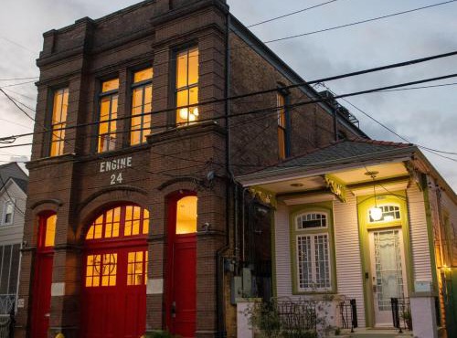 Engine 24 Firehouse Bed & Breakfast