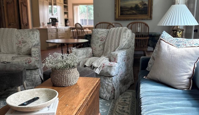 English Charm 3/2 in lovely Flower Mound