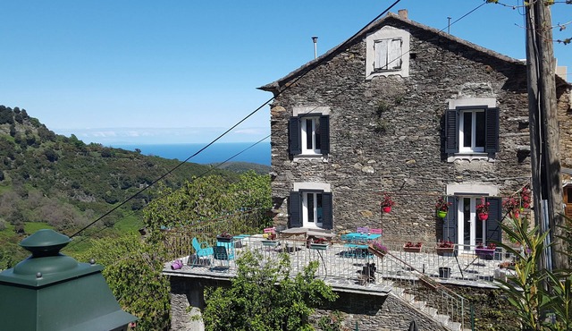 "English Club In Corsica In Porri"