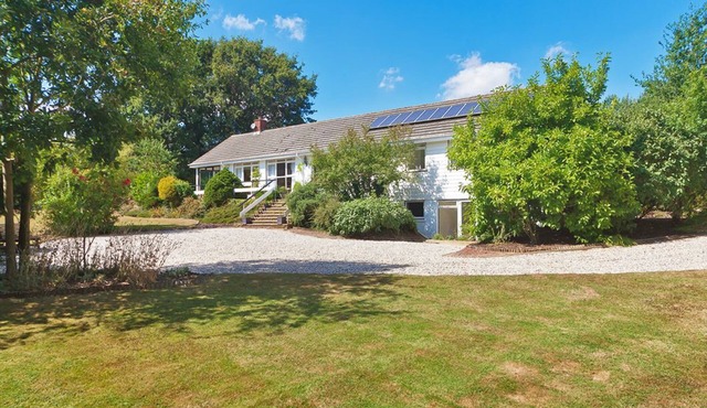 English Countryside Retreat: Sleeps 10