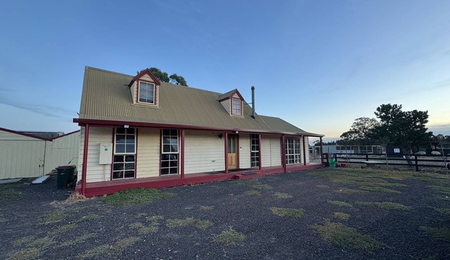 English Style Cozy Farm house