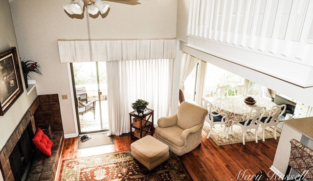 Enjoy 15 percent off a week stay! Exquisite villa 10 minutes from the beach!