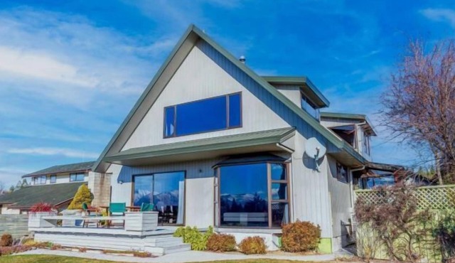 Enjoy 180° views of Lake Tekapo