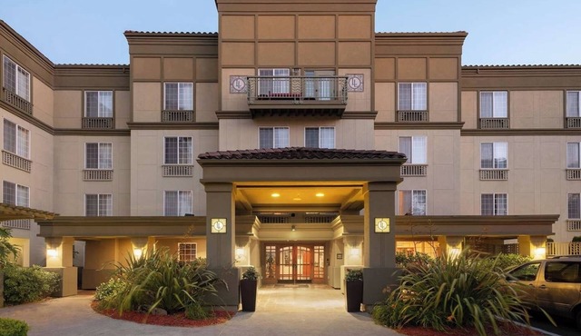 Enjoy 2 Family-Friendly Suites w/Fully Equipped Kitchen & Free Parking!