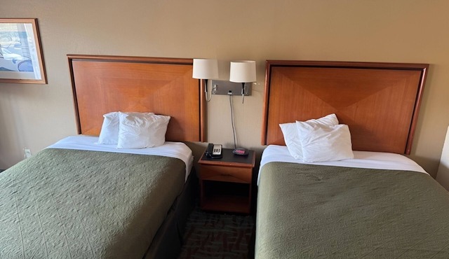 Enjoy 4-Room Stay | Free Parking, Continental Breakfast & Pets Welcome