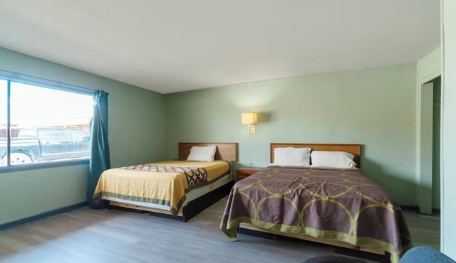 Enjoy a Comfortable & Relaxing 2-Room Stay, Brazosport Museum 2.2 mi away