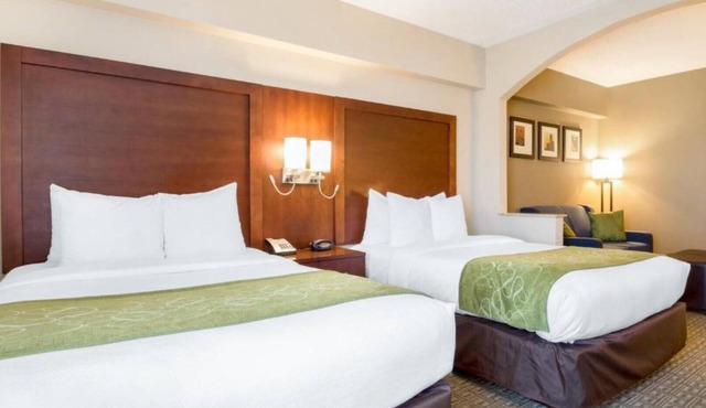 Enjoy a cozy bed and spacious room near the Newark Airport