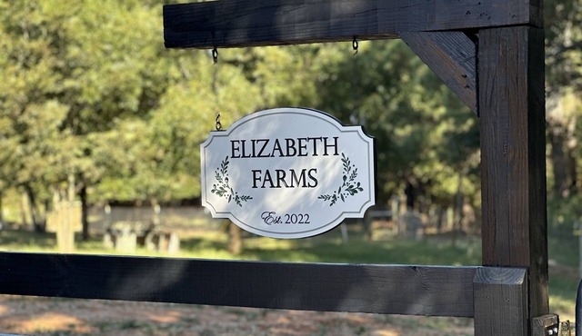 Enjoy a cozy experience at Elizabeth Farms! Close to hiking & equestrian trails.