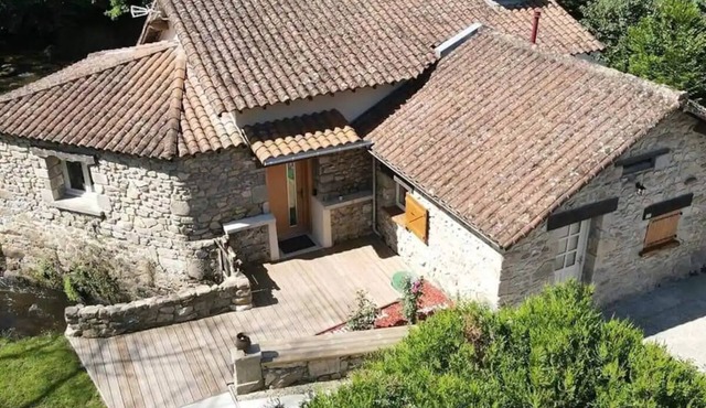 Enjoy a dream holiday at Moulin Monjonc!