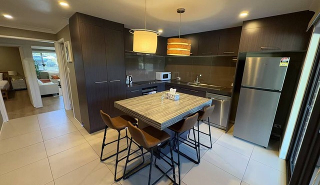 Enjoy a exclusive pool/Located between Brisbane and the Gold Coast