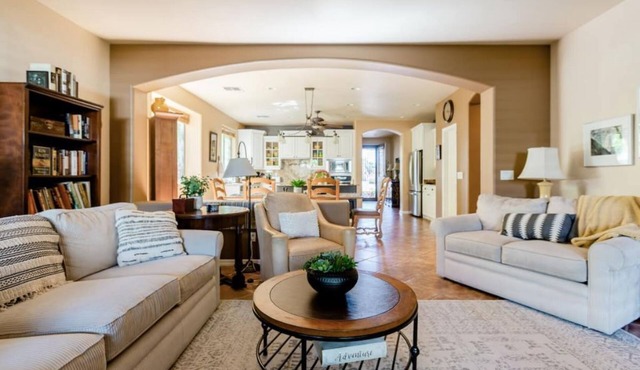 Enjoy a family home away from home. Fire Pit,BBQ, views, trails, community pool!