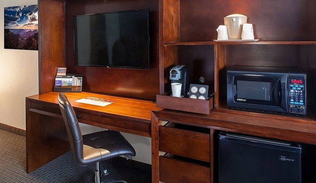 Enjoy a Hassle-Free and Suiting Stay! Close to Grand Canyon National Park South