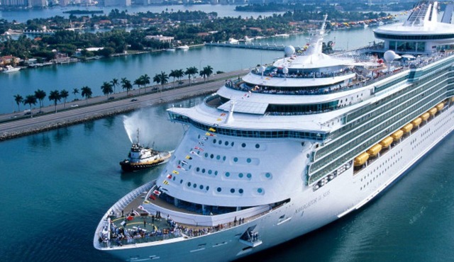 Enjoy a Hassle-Free and Suiting Stay! Onsite Pool, Minutes to Marlins Park