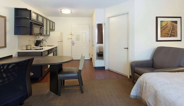 Enjoy a Hassle-free and Soothing Stay! Free Parking, Pet-friendly Property