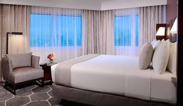 Enjoy a Hassle-Free and Suiting Stay! w/Outdoor Pool, Pet-Friendly!