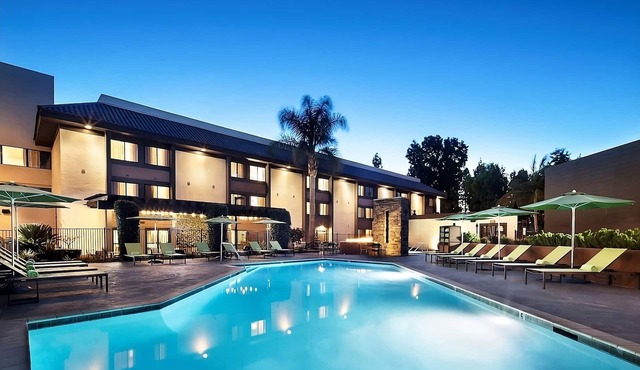 Enjoy a Hassle-Free Stay! w/Outdoor Pool, Close to Crescent Village Garden!
