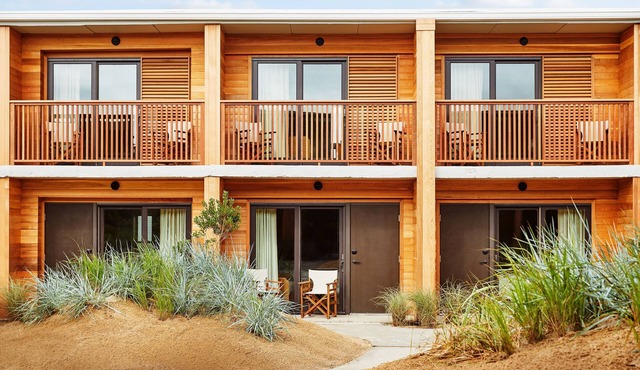 Enjoy a Hassle-Free Stay! 2 Comfortable Units, Free Parking, Pool, Beachfront!