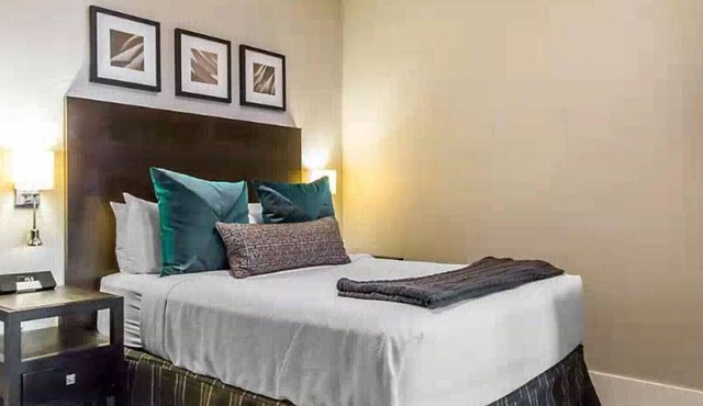 Enjoy a Pre-Holiday vacation in Historic Savannah