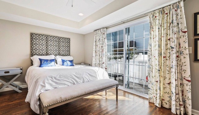 Enjoy a relaxing beach getaway just 1 block from the sand, perfect for families and groups looking for comfort, convenience, and a true coastal experience.