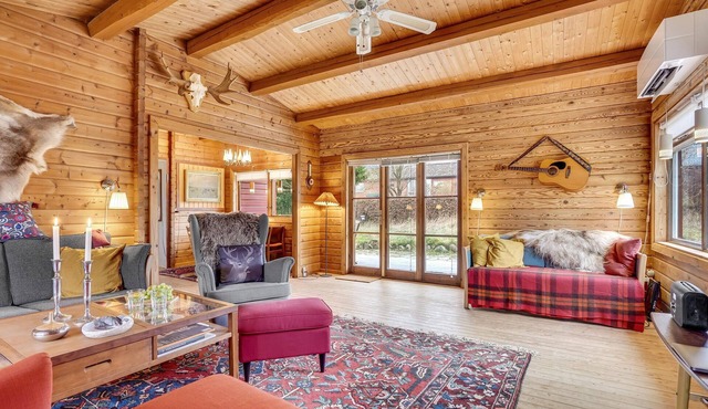 Enjoy a relaxing vacation in this inviting vacation home.