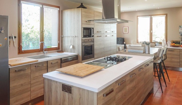 Enjoy a relaxing vacation in the cottage with pool in a quiet location.