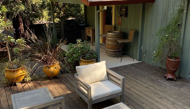 Enjoy a Slice Of Country-Two miles to Downtown Healdsburg