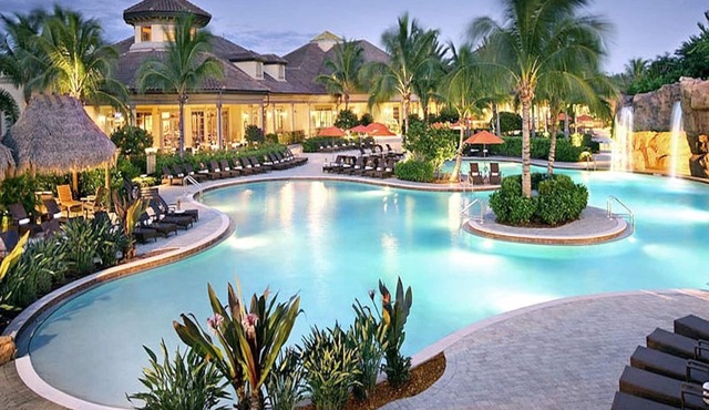 Enjoy A Slice Of Paradise In This Single Family Lely Villa-3 Bedroom/2 Bath