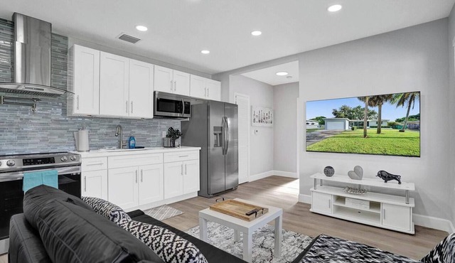 Enjoy a stylish, relaxing, luxurious experience at this centrally-located Luxury Vacation Home