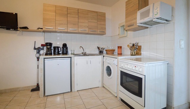 Enjoy a wonderful break close to nature in this inviting vacation apartment.