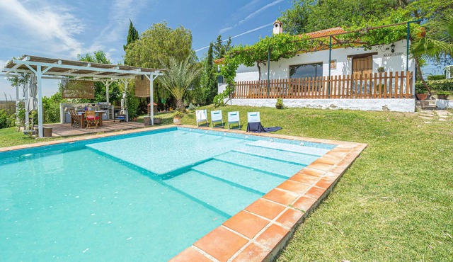 Enjoy a wonderful vacation with family or friends in this authentic vacation home with pool.